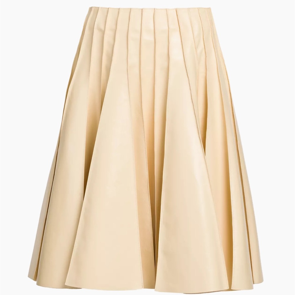 NWT Bottega Veneta leather Plisse’ skirt size 36.